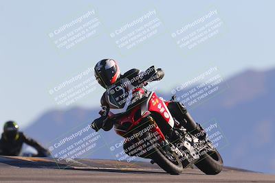 media/Nov-06-2023-Moto Forza (Mon) [[ce023d0744]]/3-Intermediate Group/Session 5 (Turn 9)/